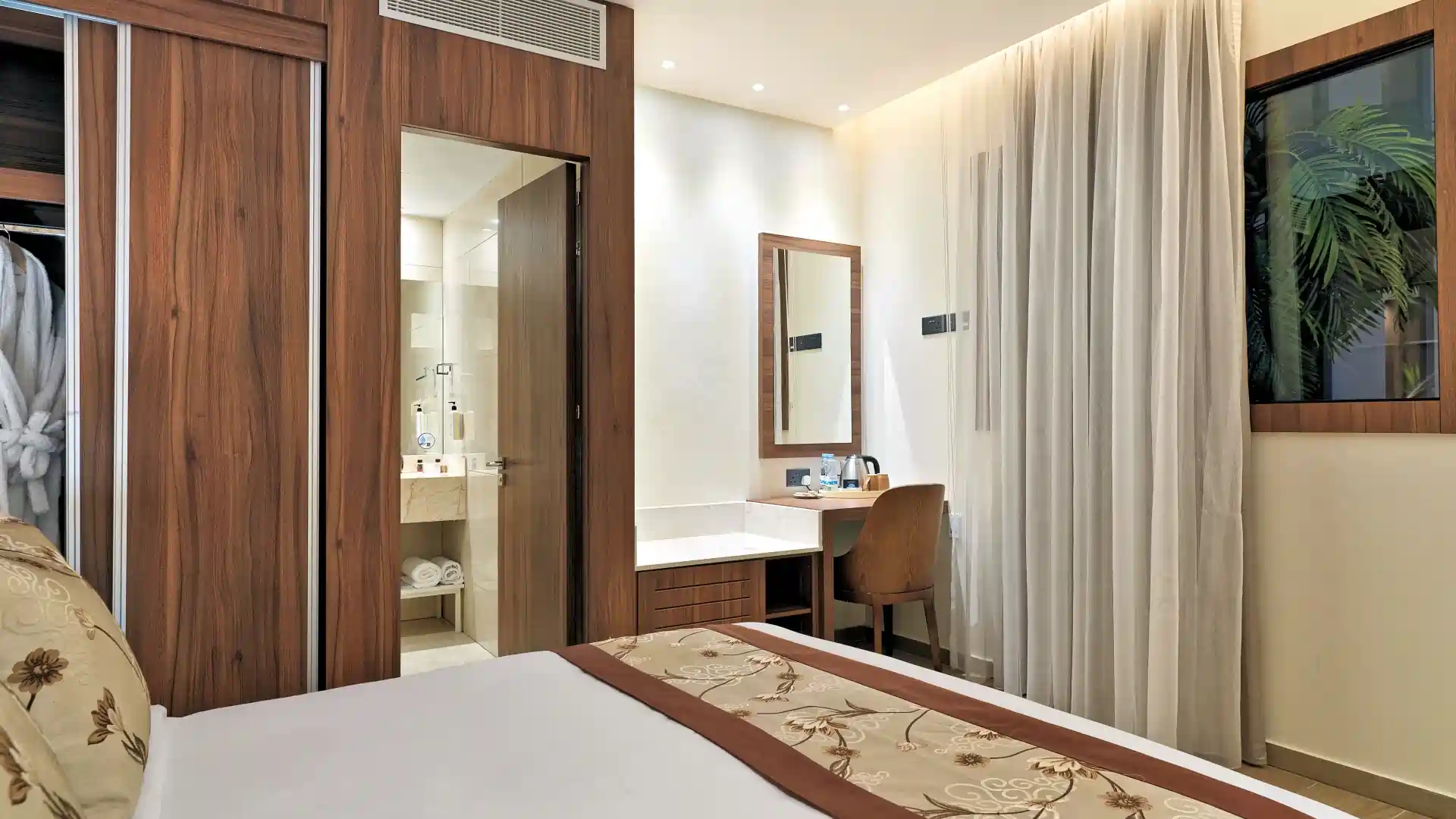 Basic Double Room with no Balcony