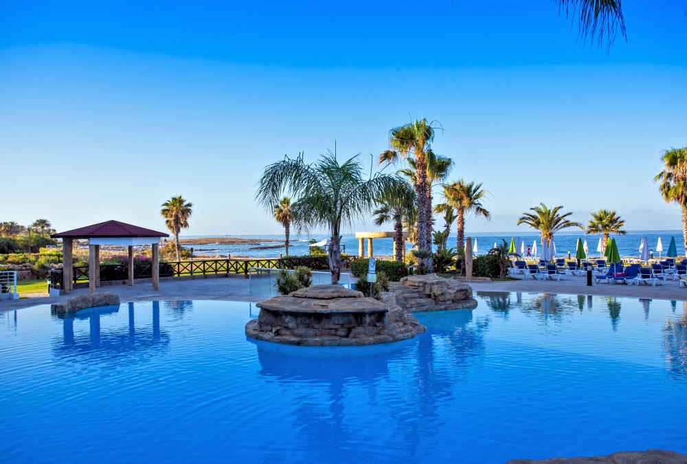 Leonardo Hotels & Resorts Mediterranean - poolPleasure_03.jpg