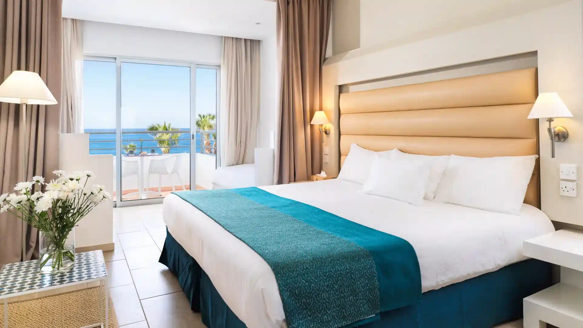Leonardo Hotels & Resorts Mediterranean - familyRoomSeaOrPoolView_01