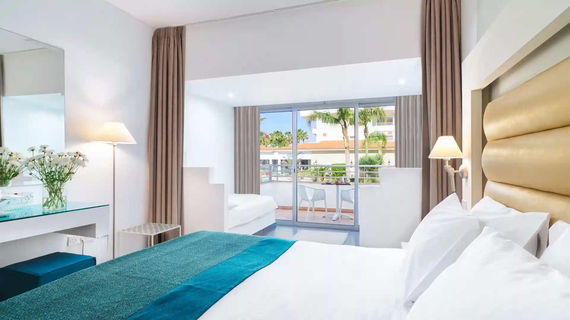 Leonardo Hotels & Resorts Mediterranean - familyRoomSeaOrPoolView_04