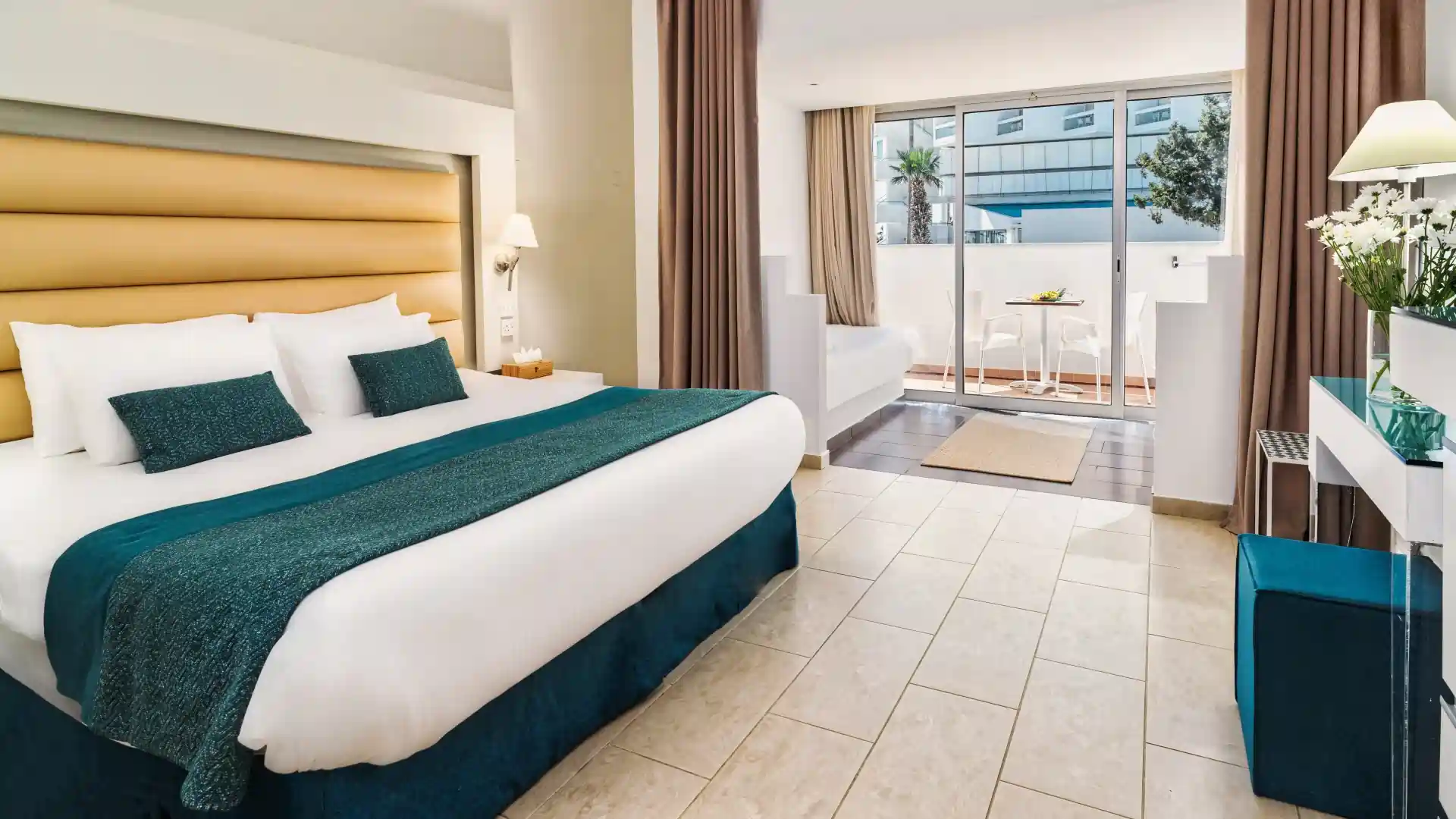 Leonardo Hotels & Resorts Mediterranean - familyRoomSideSeaView_01