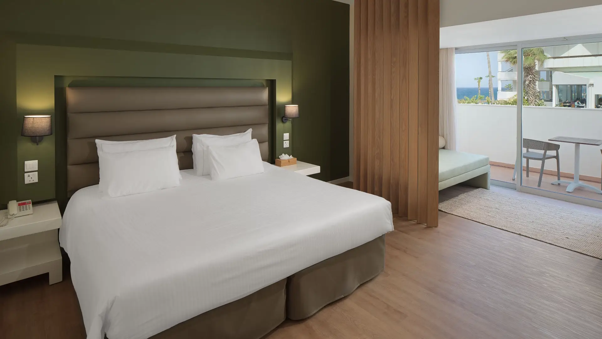 Leonardo Hotels & Resorts Mediterranean - familyRoomSideSeaView_04