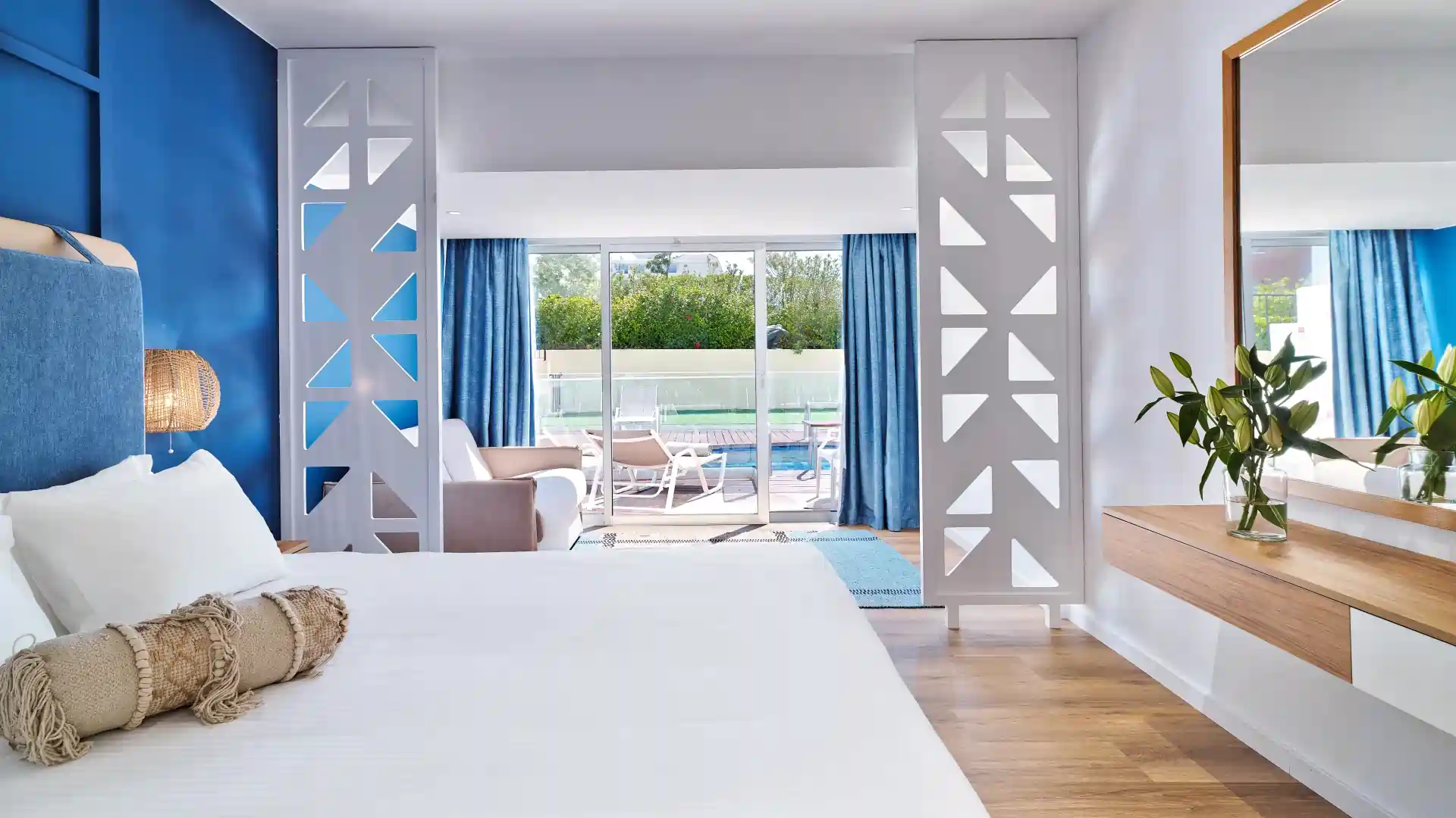 Leonardo Hotels & Resorts Mediterranean - swimUpFamilyRoomGardenView_02