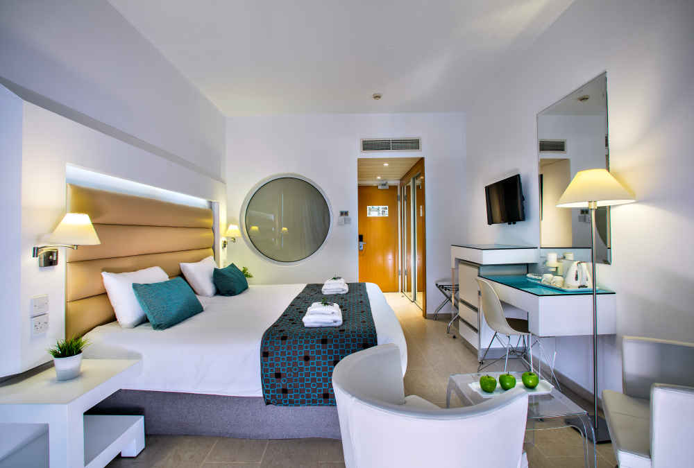 Leonardo Hotels & Resorts Mediterranean - twinDoubleSideSeaView_02