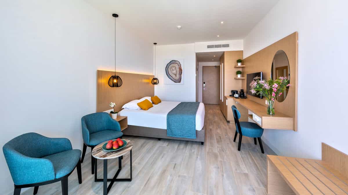 Leonardo Hotels & Resorts Mediterranean - twinDoubleSideSeaView_07.jpg