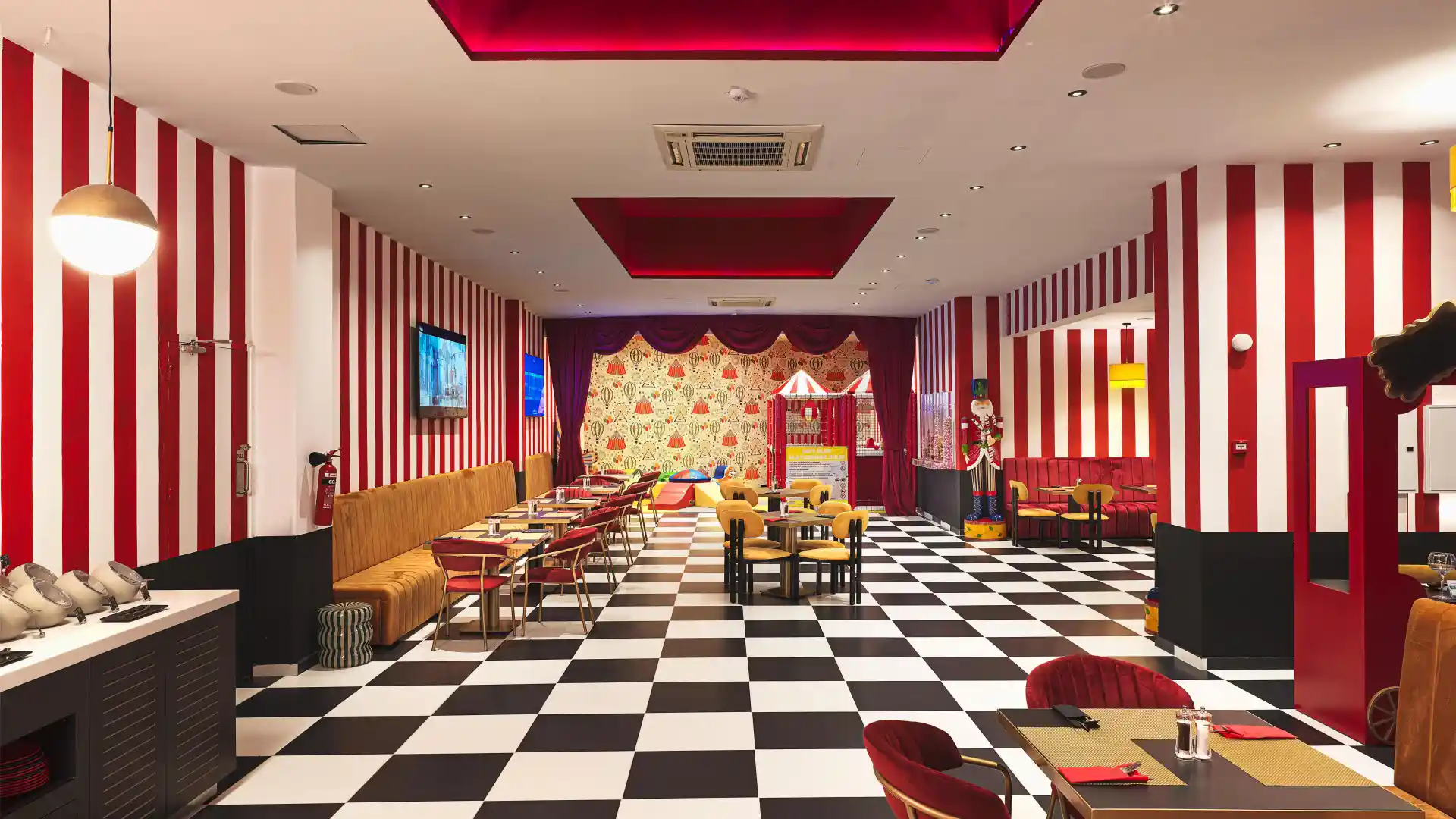 Leonardo Hotels & Resorts Mediterranean - leonardoFamilyLounge_02