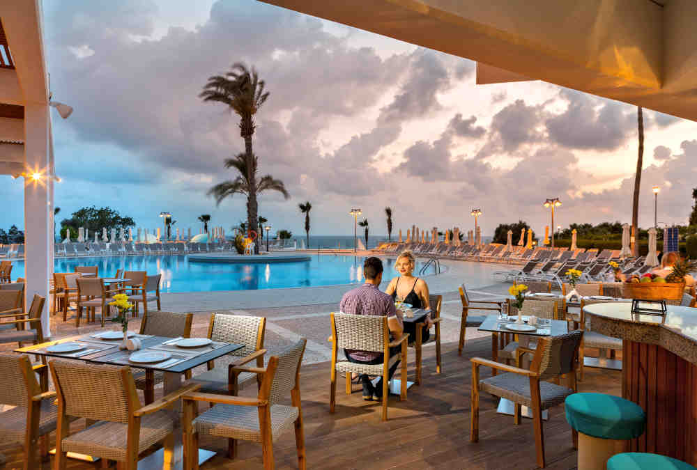 Leonardo Hotels & Resorts Mediterranean - mourayioGreekTaverna_01.jpg