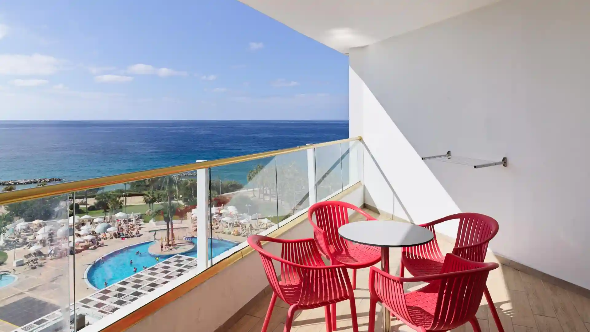 Leonardo Hotels & Resorts Mediterranean - executiveSuiteSeaView_01