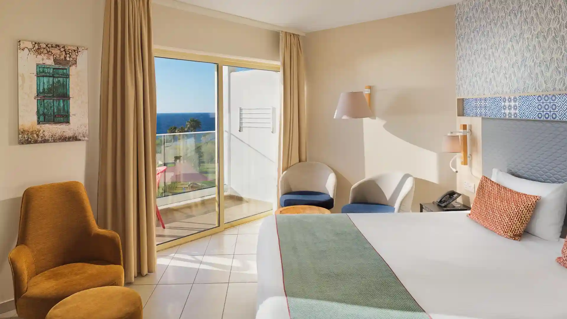 Leonardo Hotels & Resorts Mediterranean - seaViewSuite_02