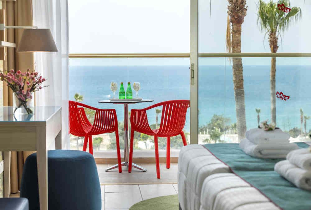 Leonardo Hotels & Resorts Mediterranean - twinDoubleSeaView_02