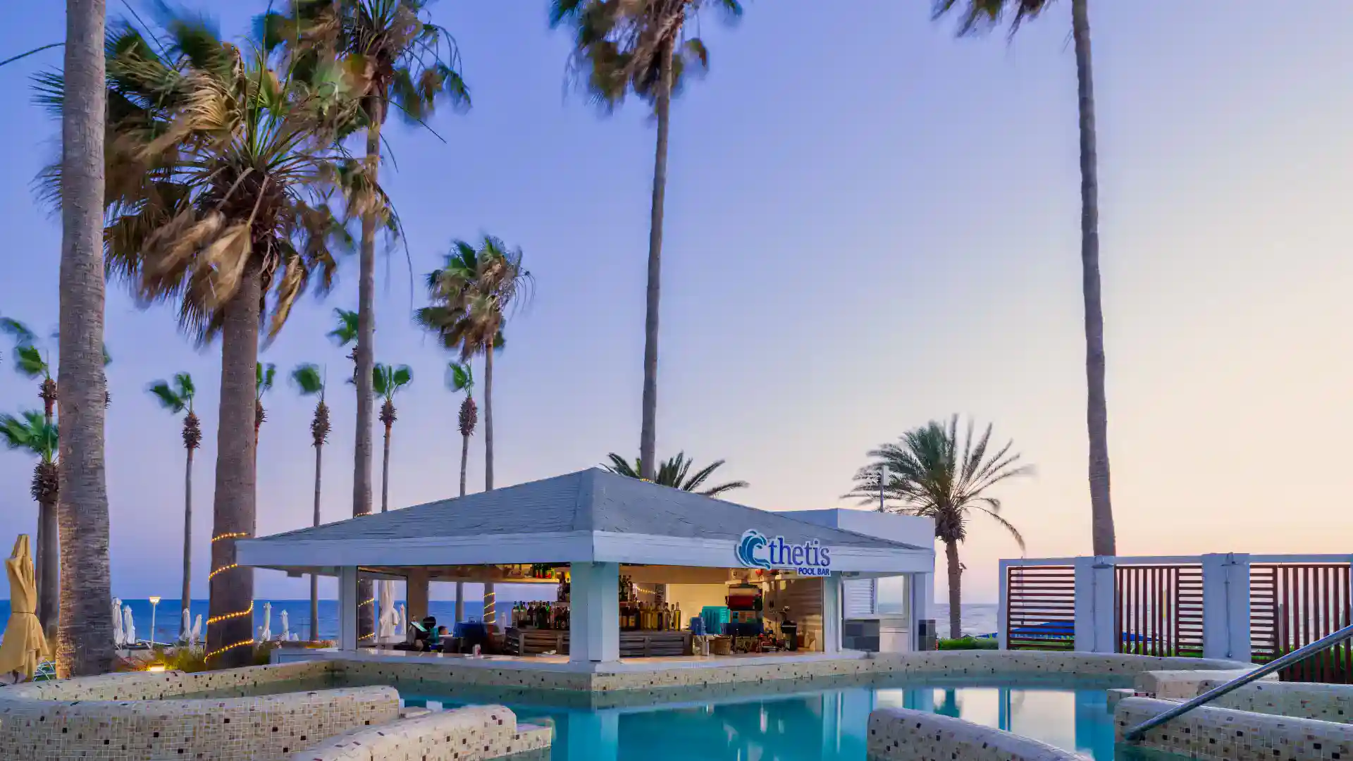 Leonardo Hotels & Resorts Mediterranean - thetisPoolBar_03