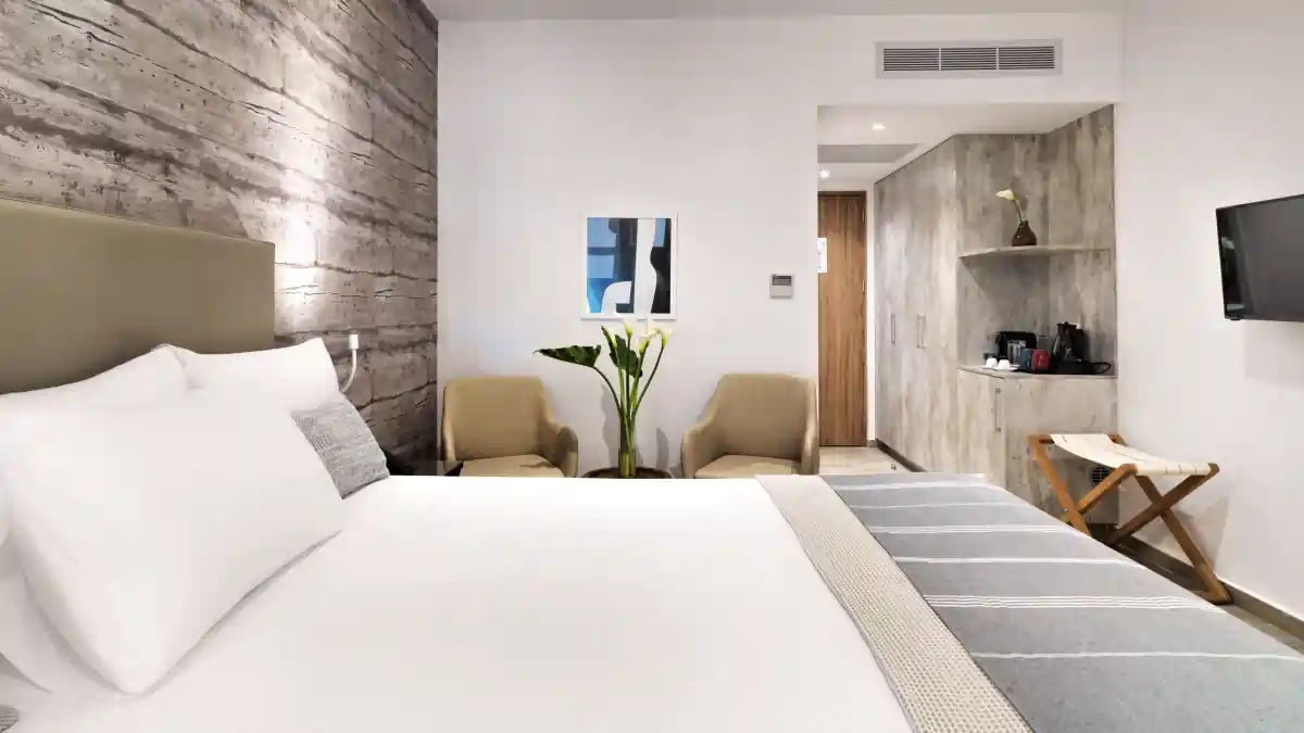 Leonardo Hotels & Resorts Mediterranean - deluxeRoomWithPanoramicInlandView_05