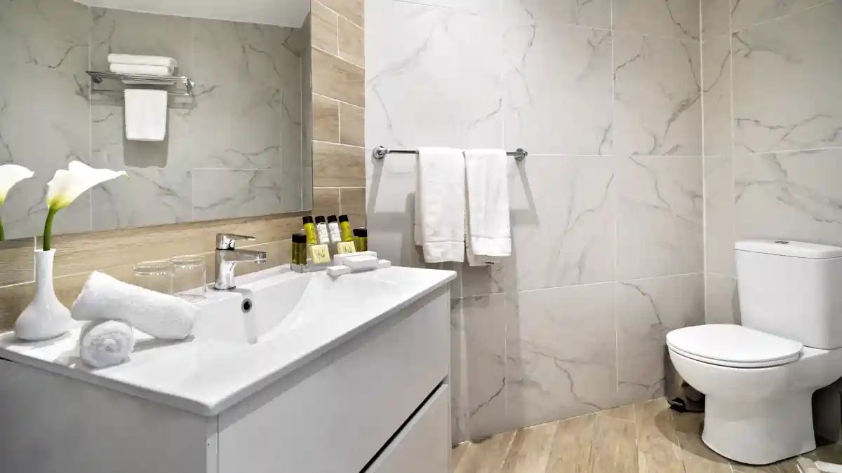 Leonardo Hotels & Resorts Mediterranean - premiumRoomWithPanoramicSideSeaView_06