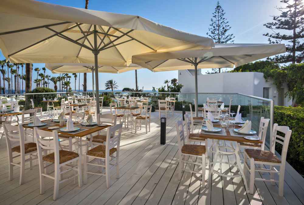 Leonardo Hotels & Resorts Mediterranean - mourayioGreekTaverna_03